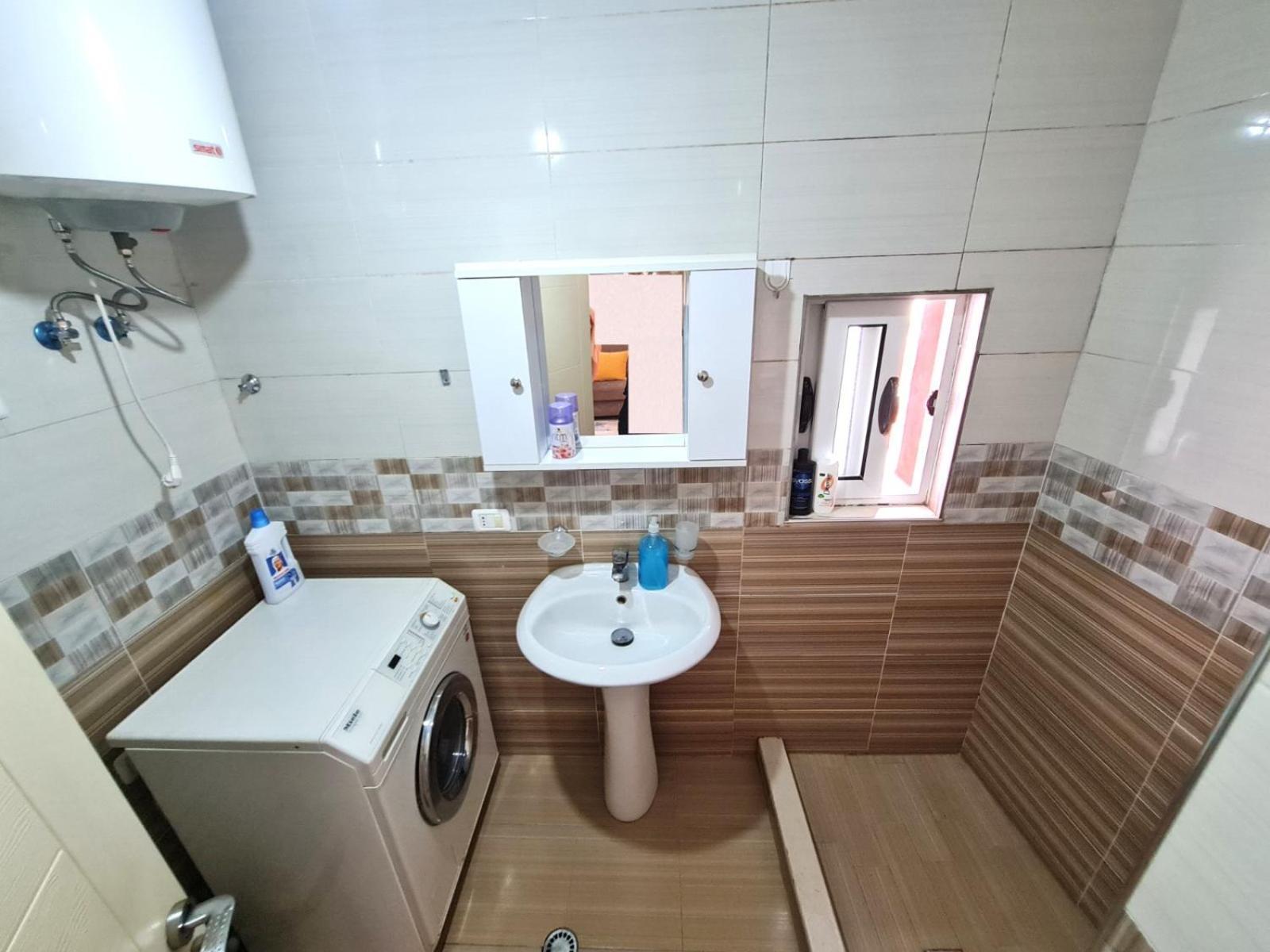 Apartament Property Albania 7 Tiranë Ngoại thất bức ảnh